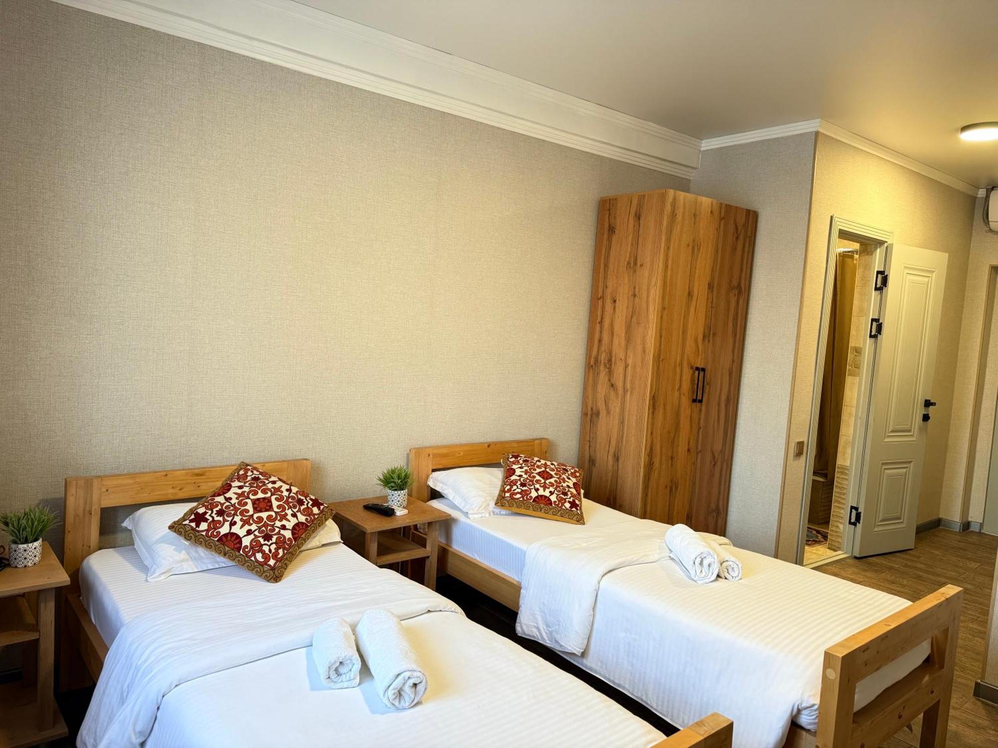 Salamat Hotel Bishkek Luaran gambar
